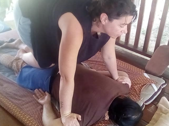 Vanessa NOUCHET
Reiki - Shiatsu - Méditation - Massages 
tel : 06 24 62 40 35